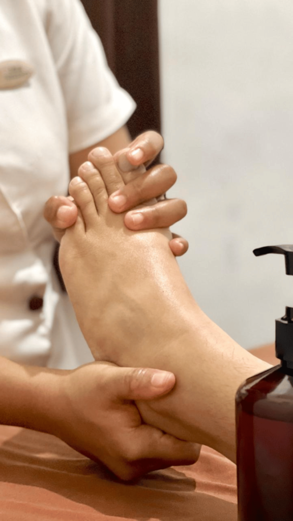 Reflexology : Rahasia Relaksasi dan Kesehatan Melalui Pijatan Kaki